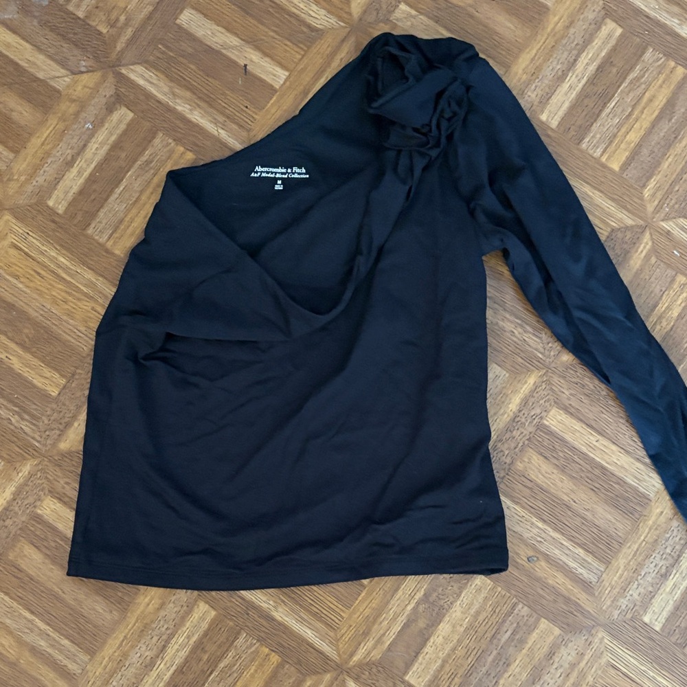 Abercrombie & Fitch Elegant Black Asymmetrical Blouse